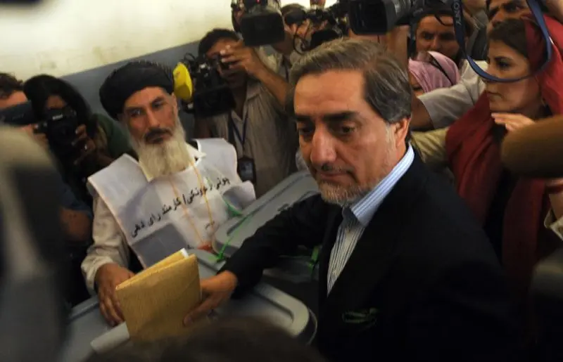 Afg‘onistondagi prezident saylovlarida muxolifat nomzodi yetakchilik qilmoqda