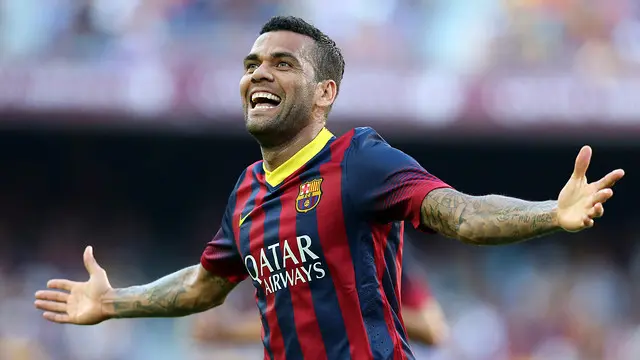 Dani Alves Ice Bucket Challenge doirasida muzdek suvga cho‘mildi va Messiga chaqiriq yo‘lladi