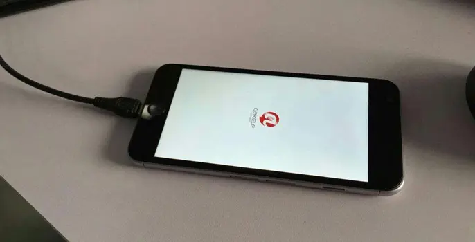 Apple iPhone 6 smartfonining Android’da ishlaydigan nusxasi dekabrdan sotila boshlanadi