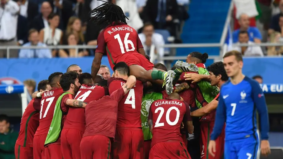 Ronaldusiz finalda Yevropa chempioniga aylangan Portugaliya. Yevro—2016 finalidan fotoreportaj
