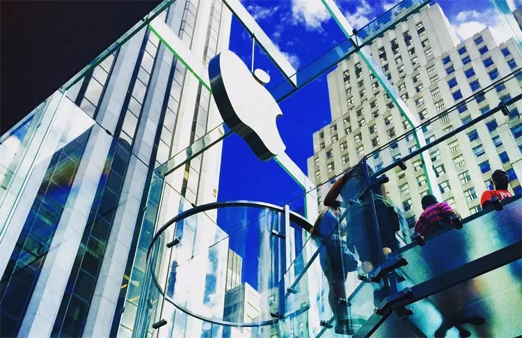 Apple’нинг бозор нархи 1 трлн долларга етди