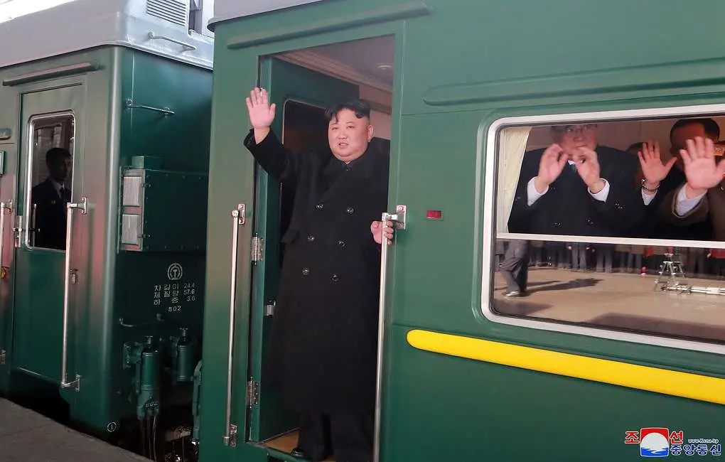 Kim Chen In Tramp bilan uchrashish uchun maxsus poyezdda Xanoyga yo‘l oldi