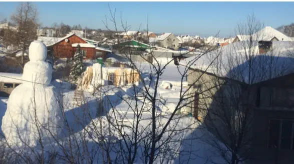 Rossiyaning Tyumen viloyatida 5 metrli qorbola yasaldi