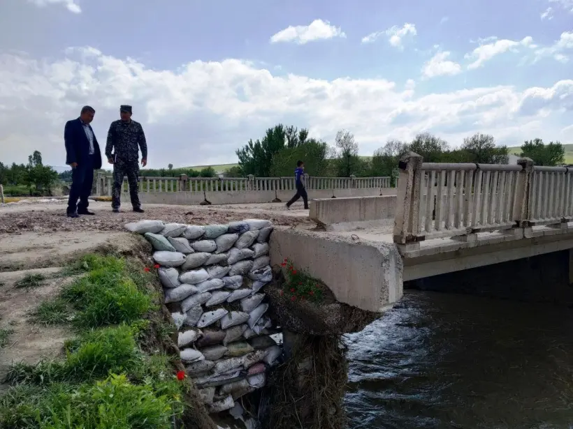Jizzax viloyati FVB G‘allaoroldagi suv toshqini yuzasidan axborot berdi (foto)