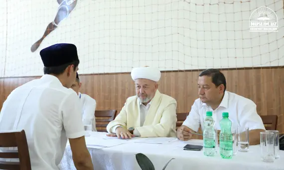Usmonxon Alimov Samarqanddagi Hadis ilmi maktabi imtihonlarida qatnashdi (foto)