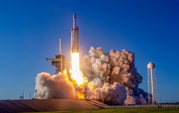 АҚШдаги SpaceX майдонида ёнғин содир бўлди