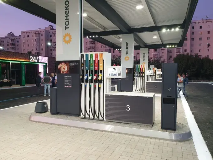 “Tatneft” Toshkentdagi ilk AYoQShni ochdi. U yerda Ai-100 markali benzin sotiladi