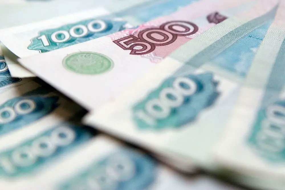 Bloomberg: Rossiyada 1 dollar 97 rublgacha qimmatlashishi mumkin