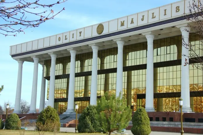 Qurilish vazirligi sohada korrupsiyaning oldini olish bo‘yicha Oliy Majlisda axborot beradi