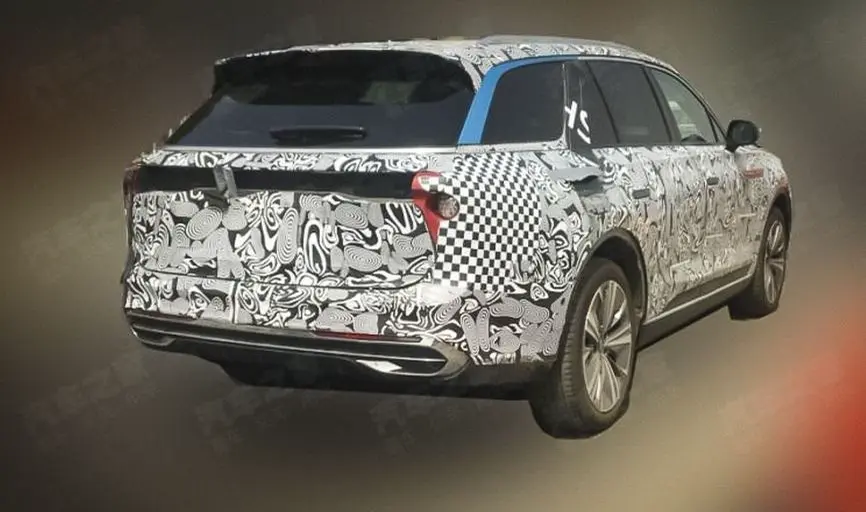 Internetda BMW X7’ning “xitoylik” raqobatchisiga oid suratlar paydo bo‘ldi