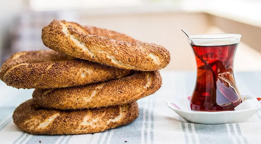 Saharlik va iftorlikka o‘z qo‘lingiz bilan non pishiring: turkcha simit retsepti