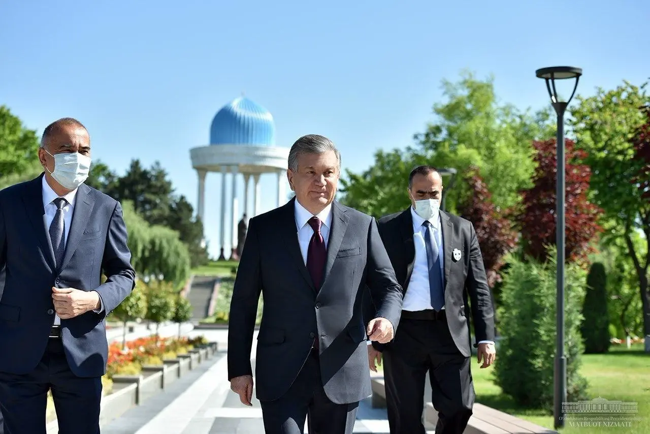 Toshkentda Adiblar xiyoboni ochildi (foto)