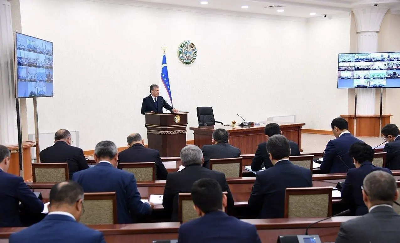 Shavkat Mirziyoyev koronavirusga chalinganlar sonining ortishini joylarda nazorat susaygani bilan bog‘ladi