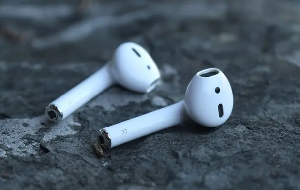 AirPods naushniklari xitoylik erkakning qulog‘ida portlab ketdi