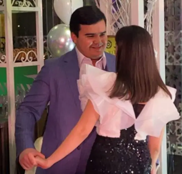 Видео: Рашид Ҳолиқов ўғли Санжарни карантин пайтида уйлантирдими?