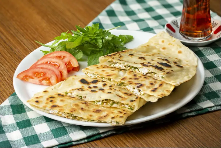 Turkcha pishloqli kulcha —​ go‘zleme pishiring