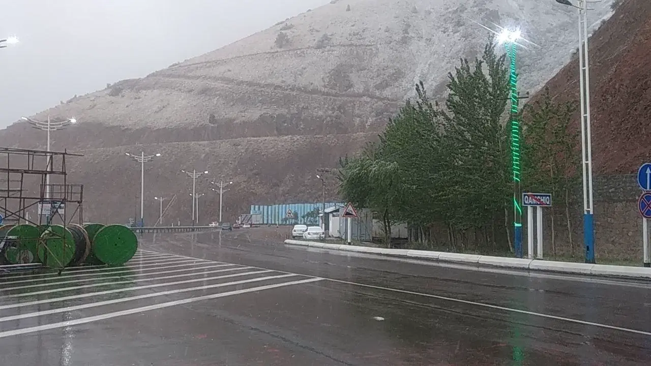Qamchiq dovonida birinchi qor yog‘di (video)