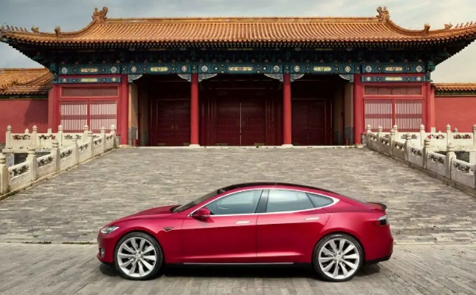 Tesla Xitoydan 50 mingga yaqin avtomobilini chaqirib olishga majbur bo‘lmoqda