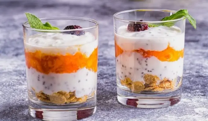Desert uchun xurmoli chia-puding tayyorlab ko‘ring