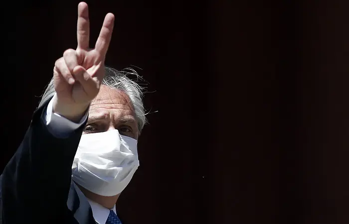 Argentina prezidenti “Sputnik V” vaksinasi bilan emlandi