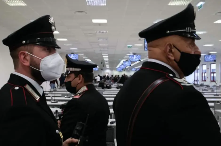 Italiyada mafiya ishi bo‘yicha 30 yil ichidagi eng yirik sud jarayoni boshlandi. Ayblanuvchilarning ismlari uch soat davomida o‘qib eshittirildi