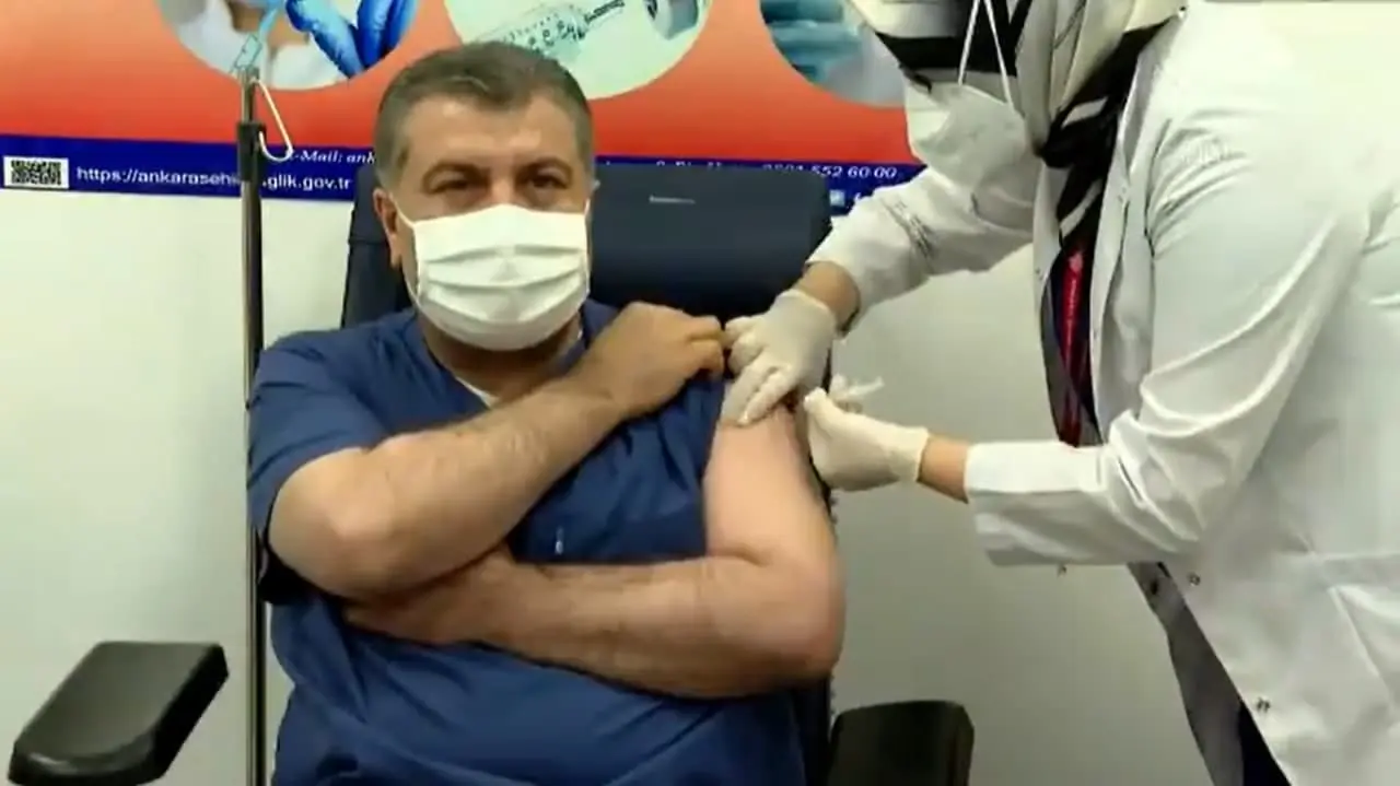 Turkiya aholisini Xitoyning Sinovac vaksinasi bilan emlashni boshladi