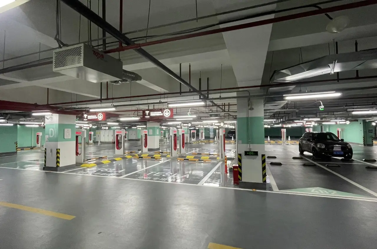 Xitoyda Tesla’ning dunyodagi eng katta quvvatlantirish stansiyasi ochildi