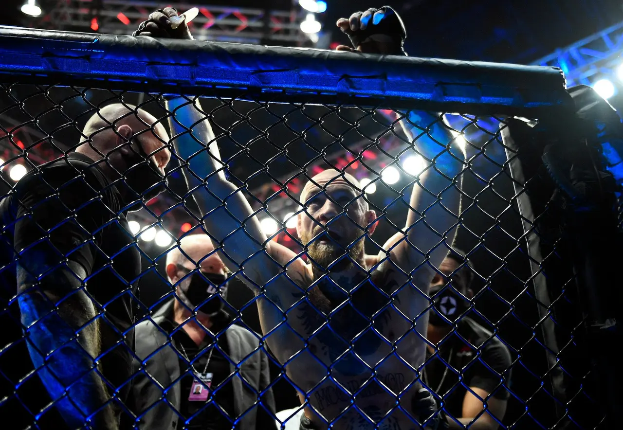 Konor Makgregor 6 oyga UFC janglaridan chetlatildi