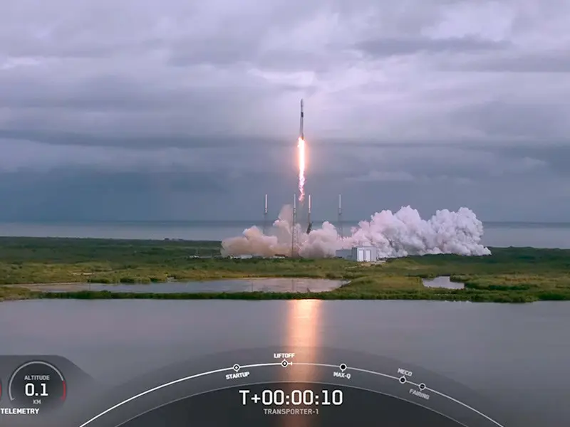 Falcon 9 eltuvchi raketasi bir yo‘la 143 ta sun’iy yo‘ldoshni orbitaga chiqardi (video)