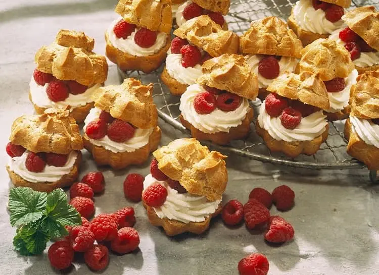 Desert uchun antiqa “profitroli” shirinligini tayyorlaymiz