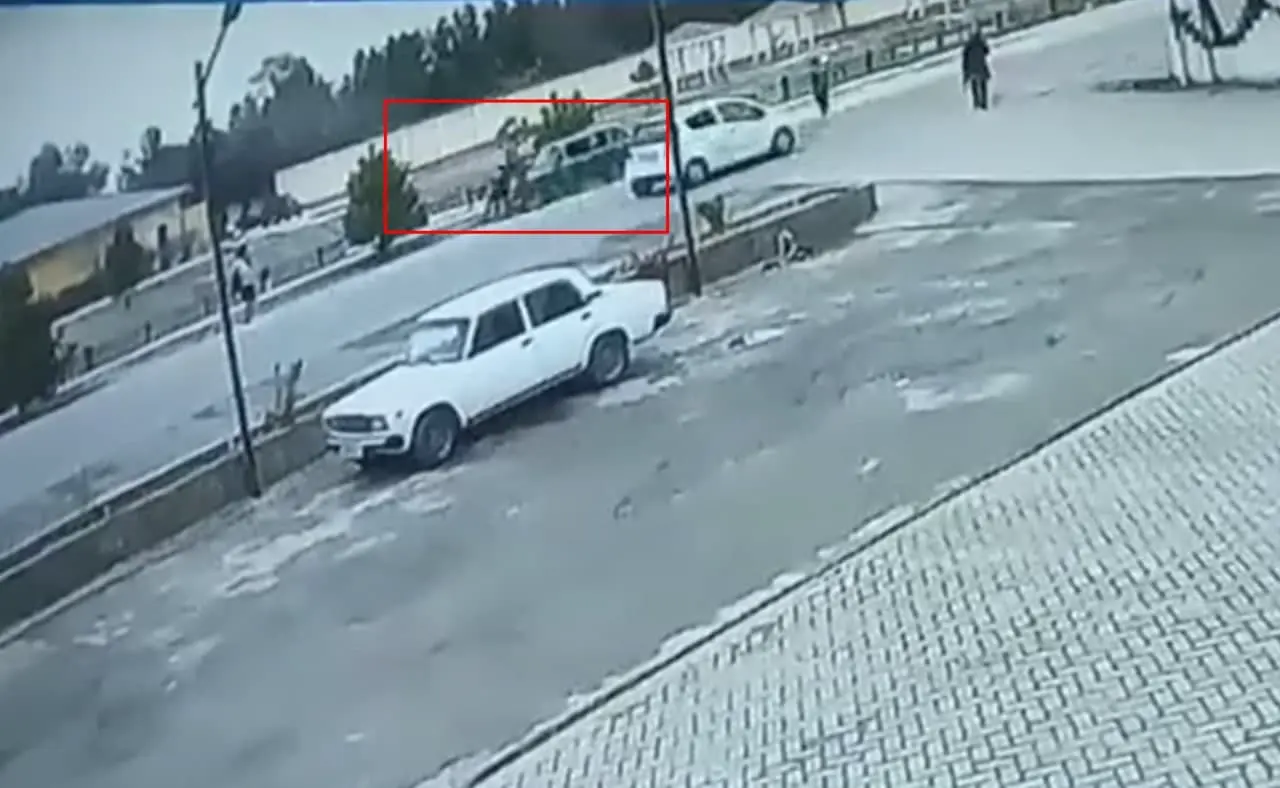 Qarshida “Jiguli” yo‘ldan o‘tayotgan 15 yoshli qizni urib yubordi
