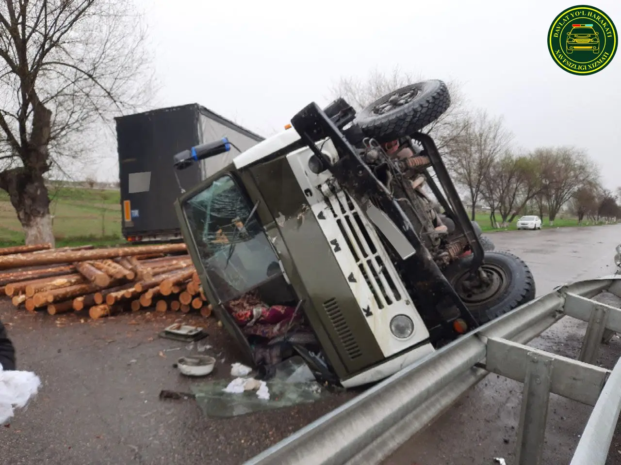 Sirdaryoda “Kamaz” va Mercedes yuk mashinalari to‘qnashib ketdi