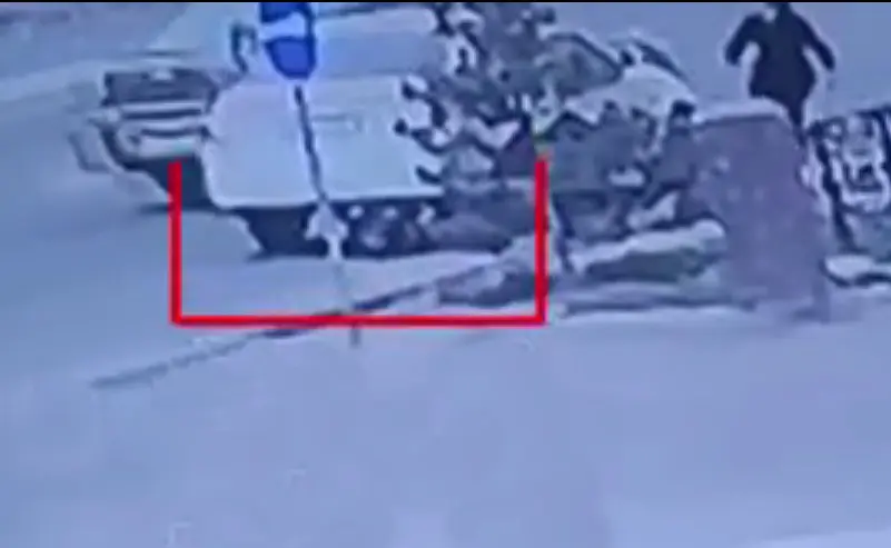 Qarshida yo‘lni kesib o‘tayotgan bolalar Lacetti ostida qoldi