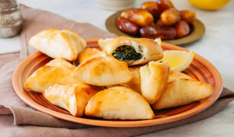 Vitaminlarga boy ismaloqli pirojki pishiramiz