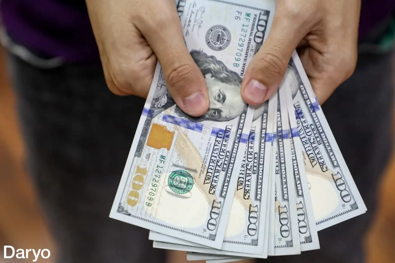 O‘zbekistondagi tijorat banklarida dollar kursi 10 600 so‘mdan tushdi
