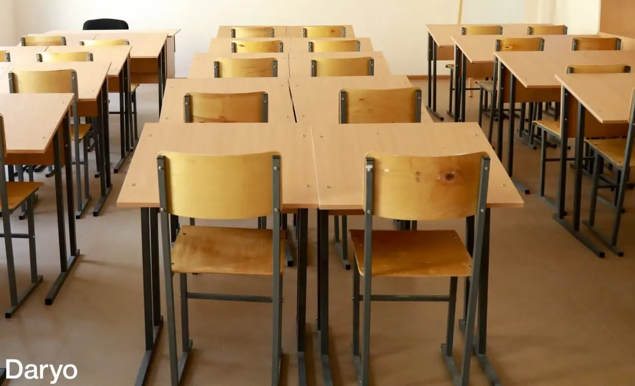 Qashqadaryoda maktab o‘quvchisining sinfxonada qilgan noma’qul ishi uchun prokuraturada ishlovchi otasi jarimaga tortilgani ma’lum qilindi. Ammo jarima miqdori ochiqlanmagan