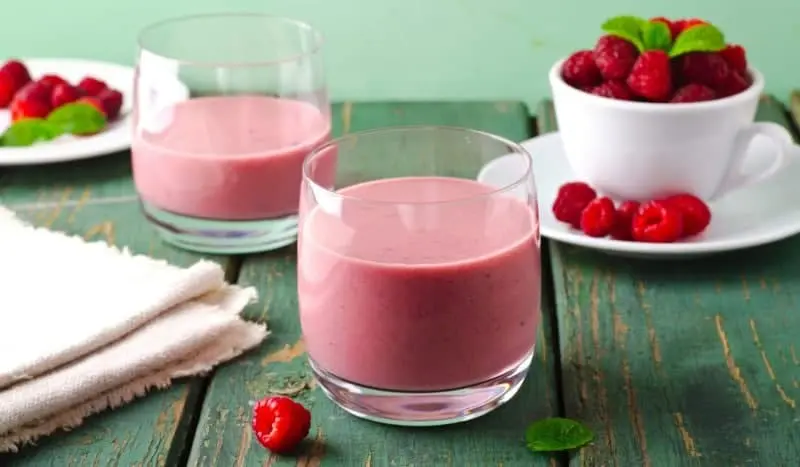 Yogurt, ko‘k choy va malinadan xushta’m smuzi tayyorlaymiz