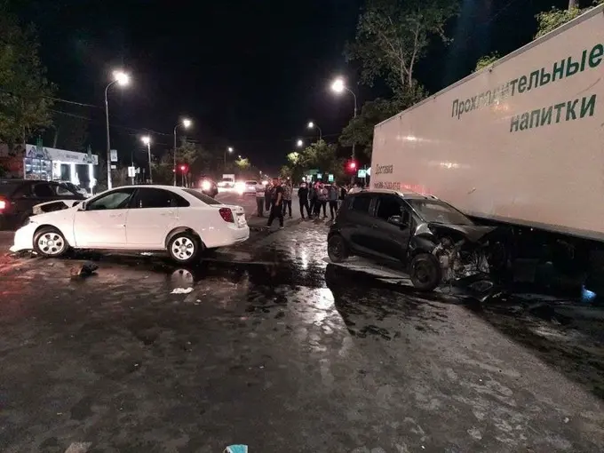 Toshkentda to‘rtta avtomobil ishtirokida YTH yuz berdi