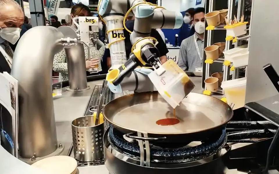 Ispaniyada paelya tayyorlashga qodir dunyodagi birinchi robot-qo‘l yaratildi