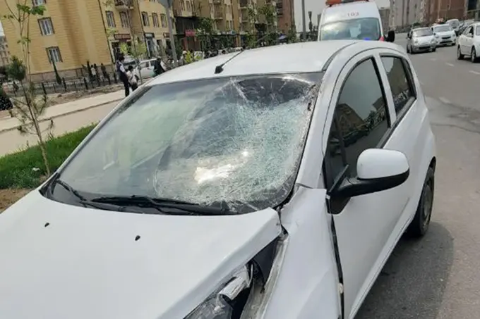 Toshkentda mashina boshqarish huquqidan mahrum qilingan Spark haydovchisi piyodani urib yubordi