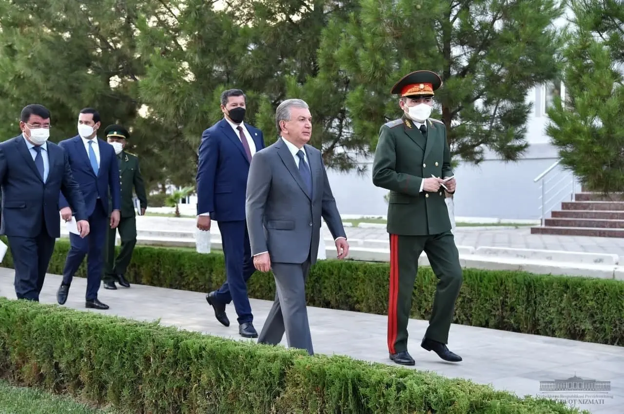 Shavkat Mirziyoyev Termizdagi yangilangan “Ayritom” chegara bojxona postini borib ko‘rdi