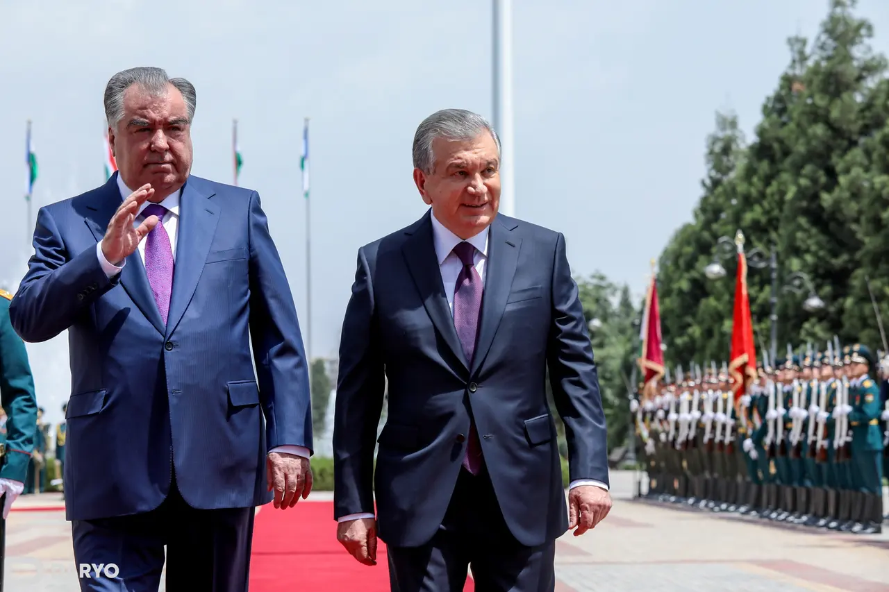 Shavkat Mirziyoyevning Tojikistondagi rasmiy tashrifining ilk kuni — suratlarda