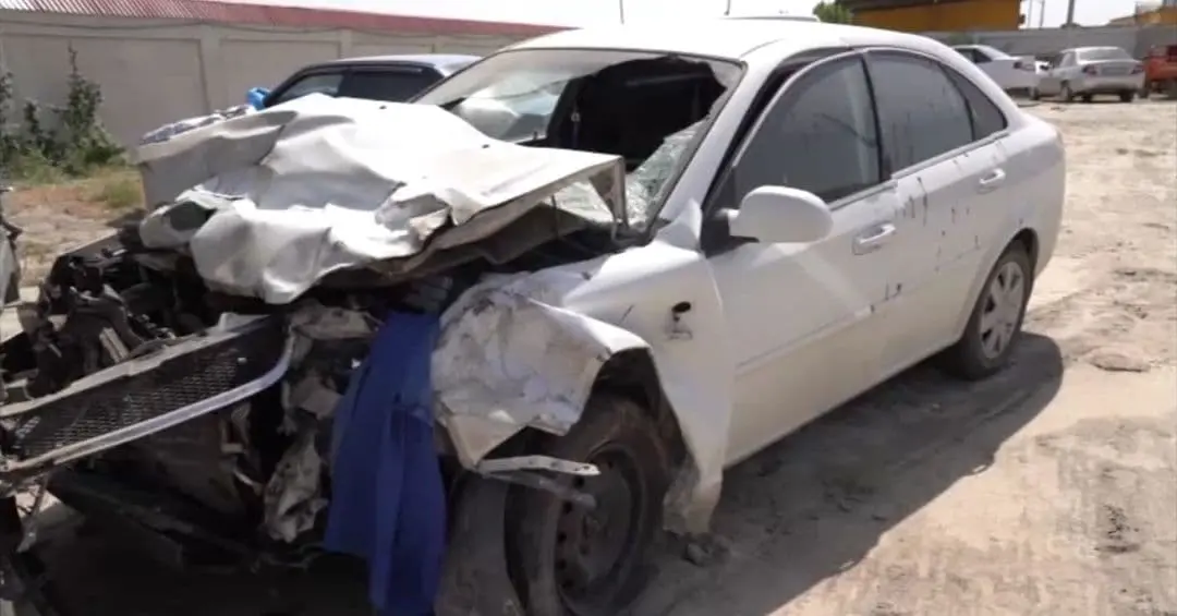 Buxoroda Nexia va Lacetti to‘qnashdi. Oqibatda yo‘lovchilardan biri vafot etdi