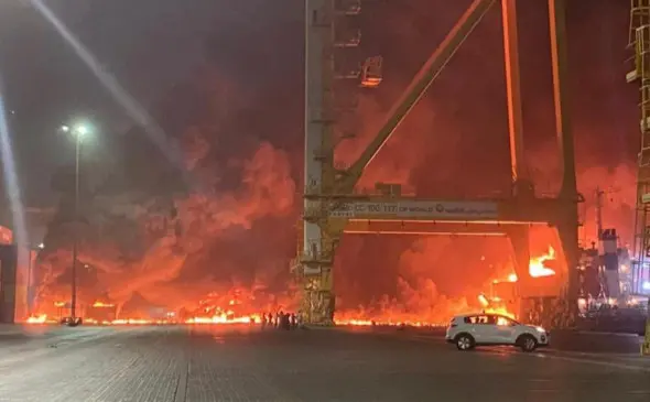 Dubay portidagi kemalardan birida portlash sodir bo‘ldi