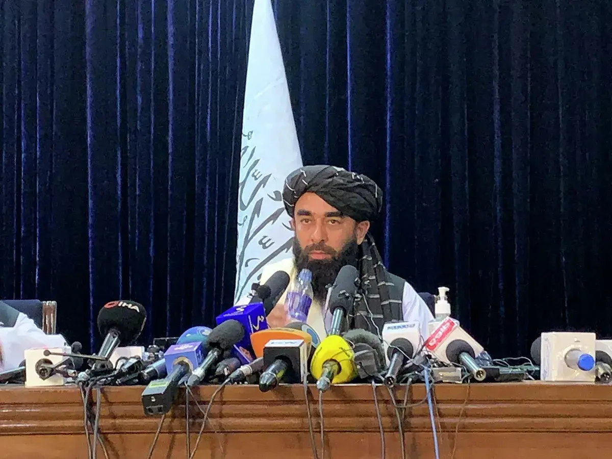 “20 yil avvalgi holat bilan hozirgisi o‘rtasida katta farq bor”. “Tolibon” Afg‘onistonda hokimiyat tepasiga kelganidan keyin birinchi marta matbuot anjumani o‘tkazdi