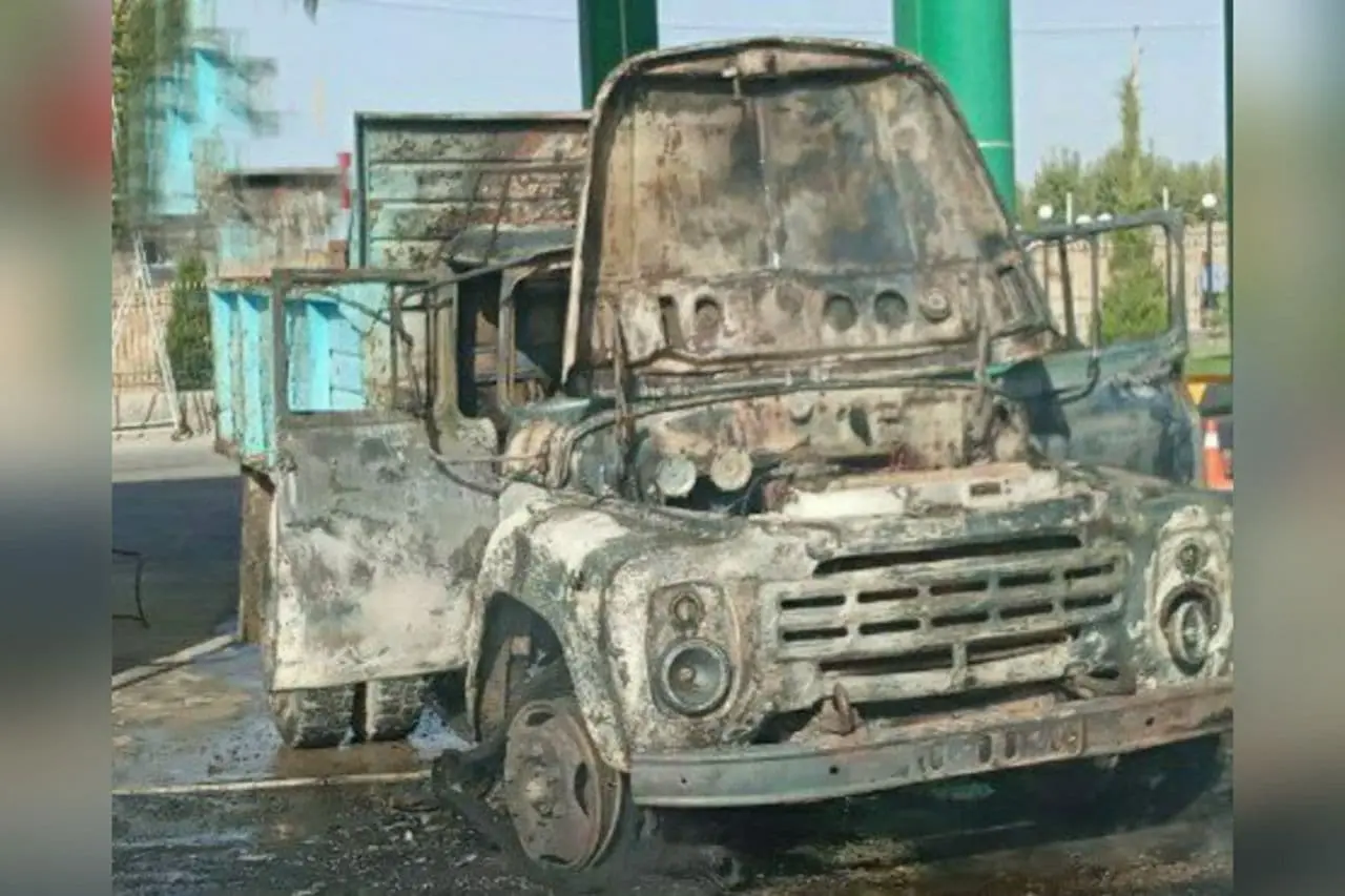 Samarqandda “ZIL” kabinasi yonib ketdi