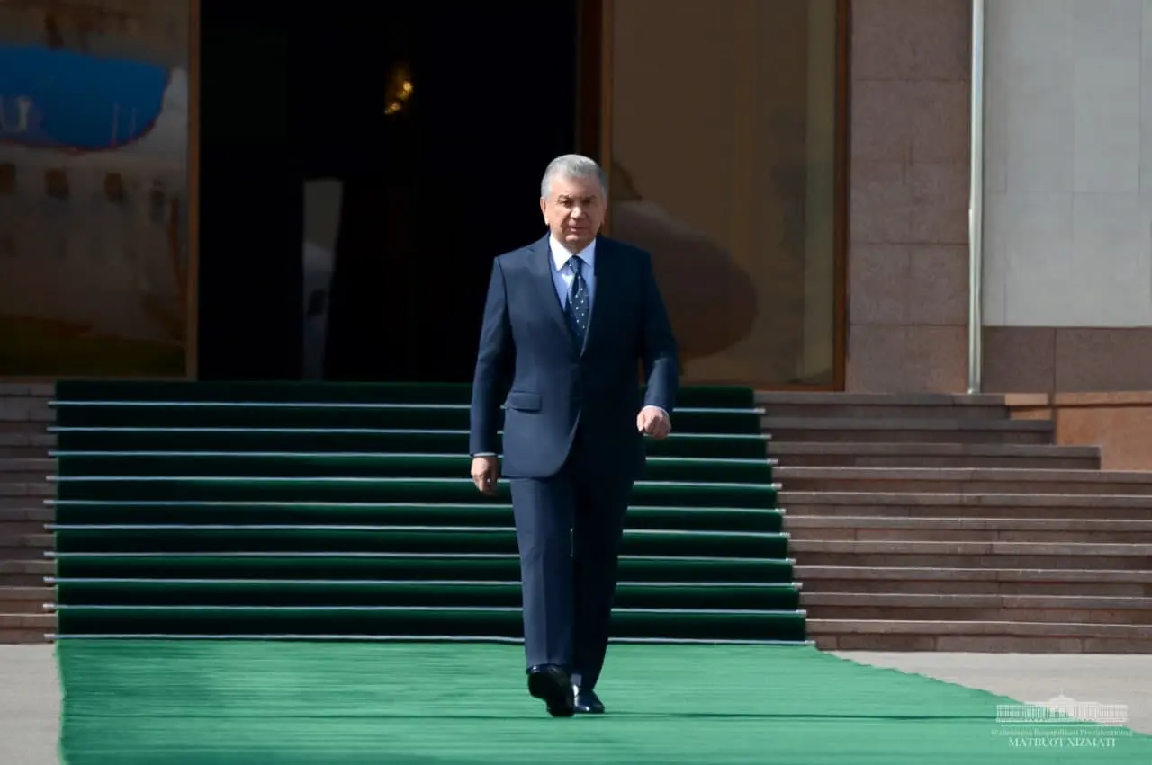 Shavkat Mirziyoyev ShHT sammitida ishtirok etish uchun Dushanbega jo‘nab ketdi