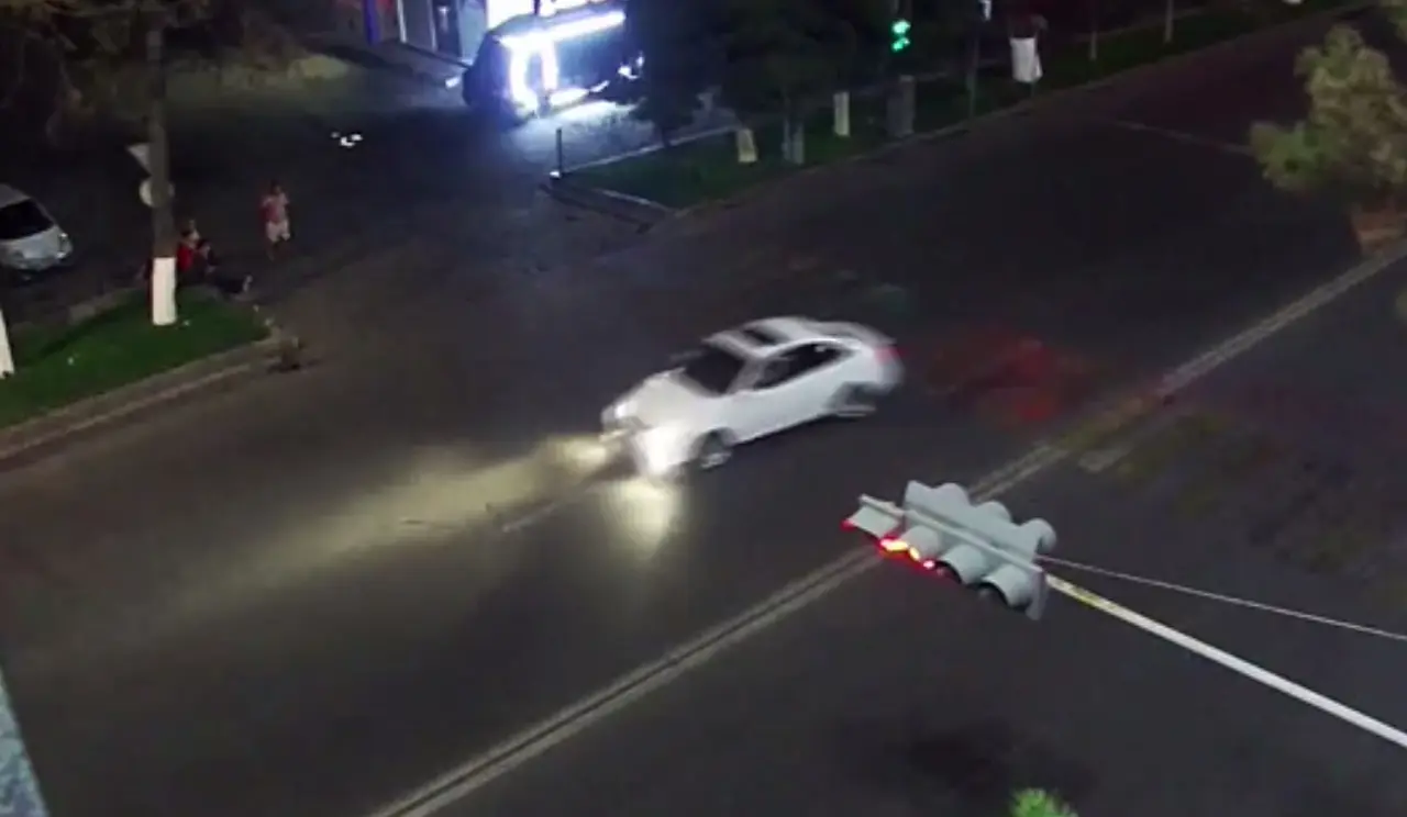 Samarqandda drift qilgan Lacetti va Nexia haydovchilariga chora ko‘rildi, mashinalar jarima maydoniga joylashtirildi (video)
