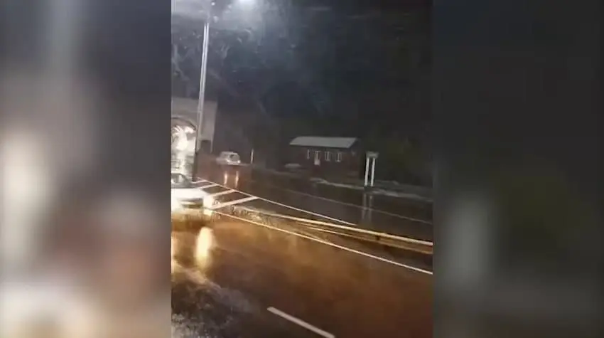 Qamchiq dovonida qor yog‘di (video)
