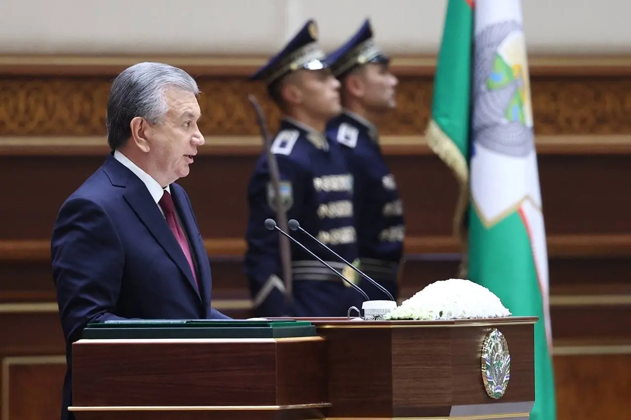 Shavkat Mirziyoyev 2025-yilga borib o‘qituvchilarning maoshi 1000 dollarga yetkazilishini ma’lum qildi